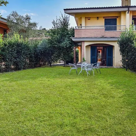 Holiday home 2 Bedroom Beautiful In Monterosi