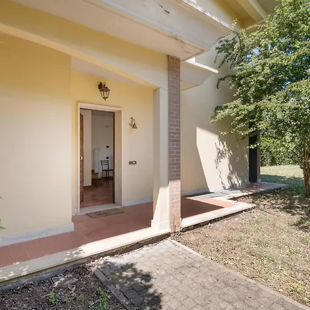 2 Bedroom Beautiful In Monterosi
